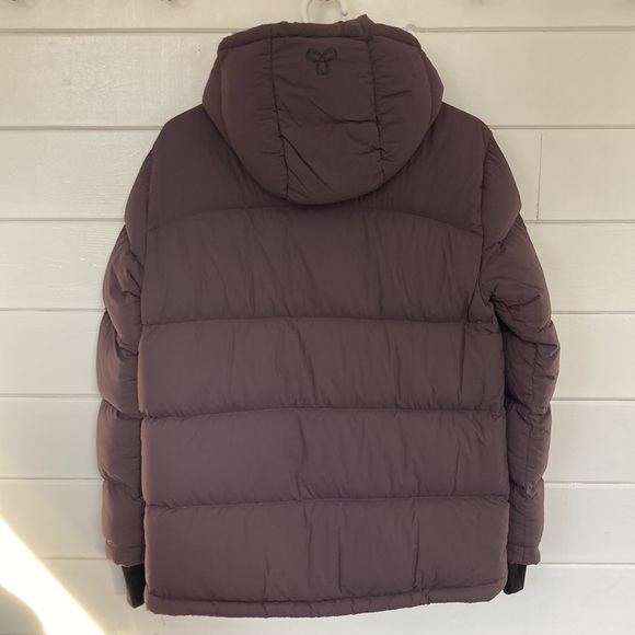 Aritzia Super Puff - Picture 5 of 12